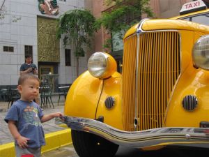 Vio & the Yellow Cab